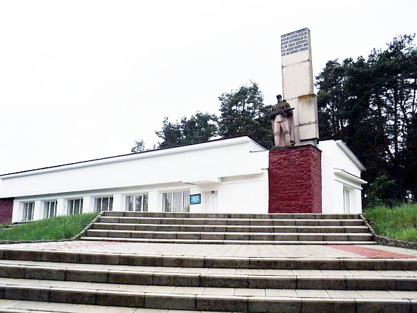 Меморіальний комплекс «Партизанська Слава» у с. Лобна